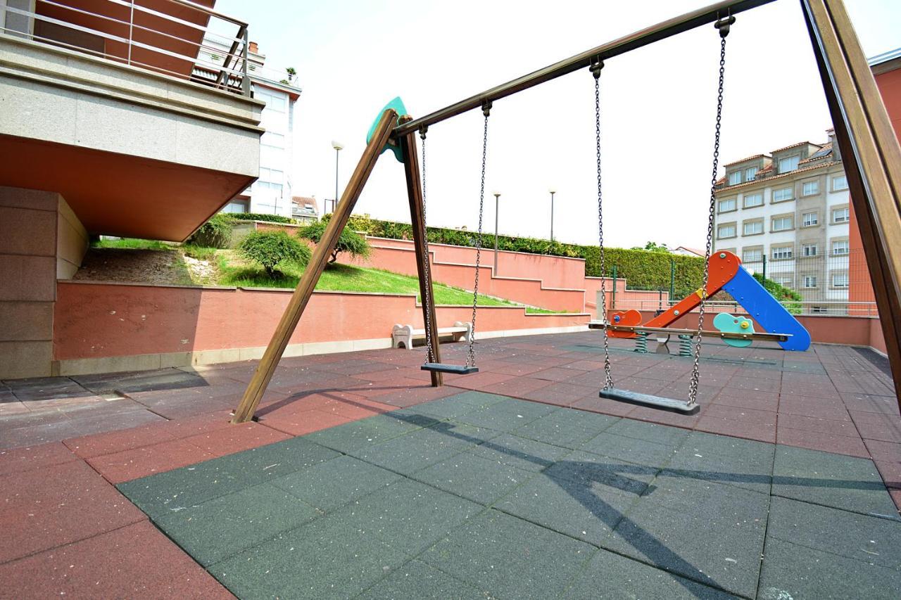 Galihost - Apartamento Con Piscina En El Centro De Sanxenxo Kültér fotó