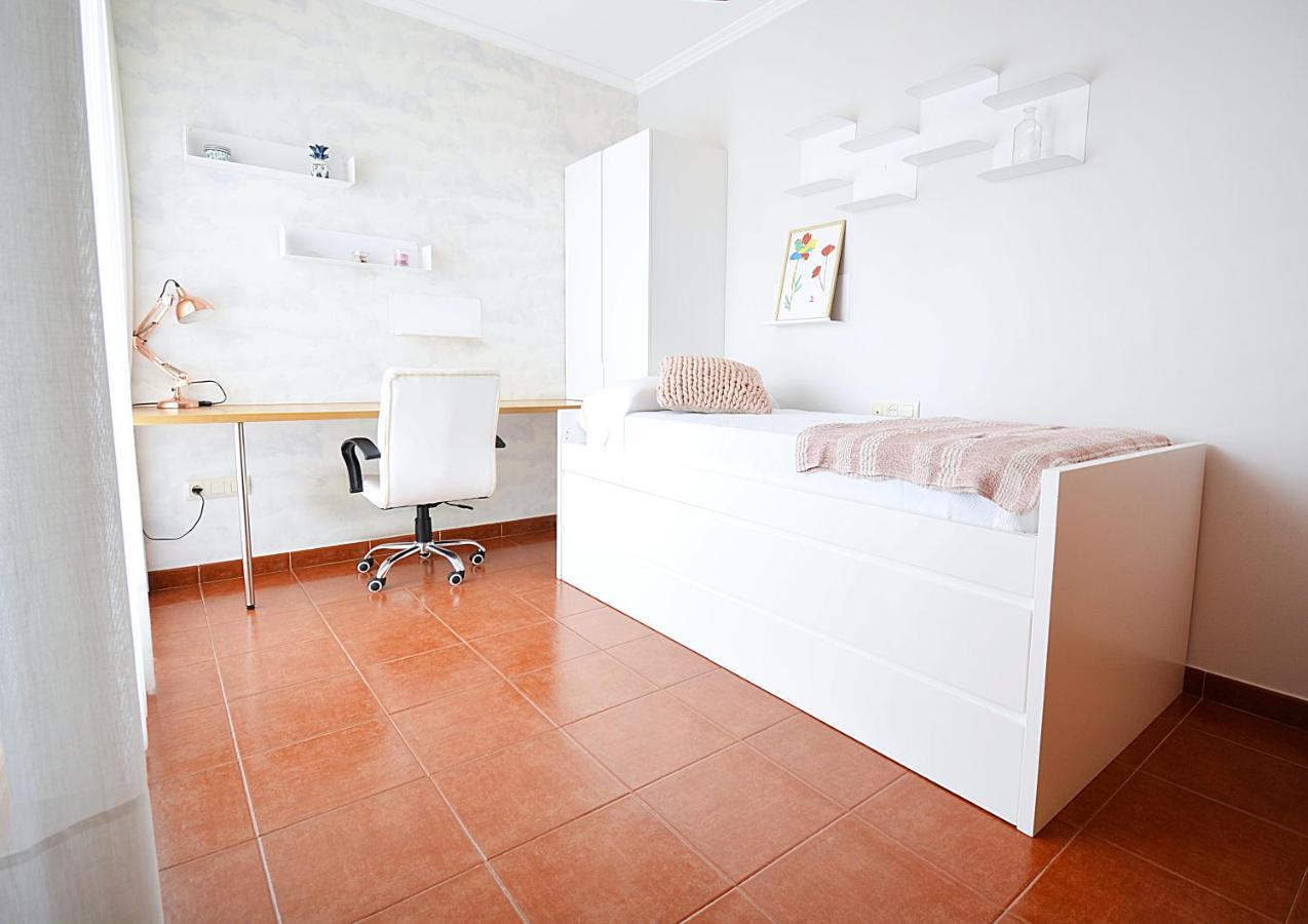 Galihost - Apartamento Con Piscina En El Centro De Sanxenxo Kültér fotó