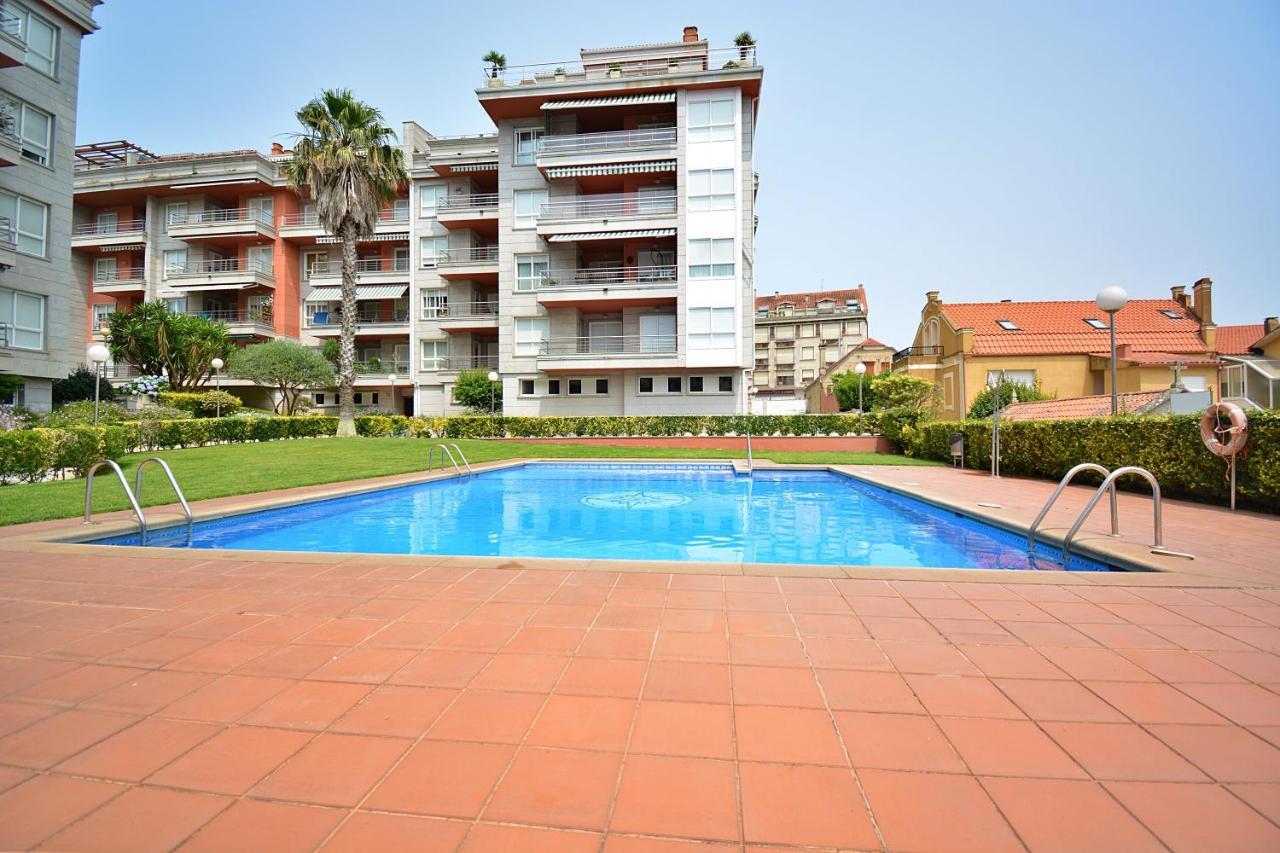 Galihost - Apartamento Con Piscina En El Centro De Sanxenxo Kültér fotó